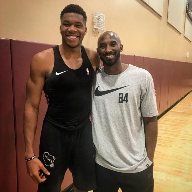 本菲卡客场2-0阿贾克斯，萨穆埃尔-达尔、巴雷罗建功（本菲卡客场2比0击败阿贾克斯，萨穆埃尔-达尔和巴雷罗进球）