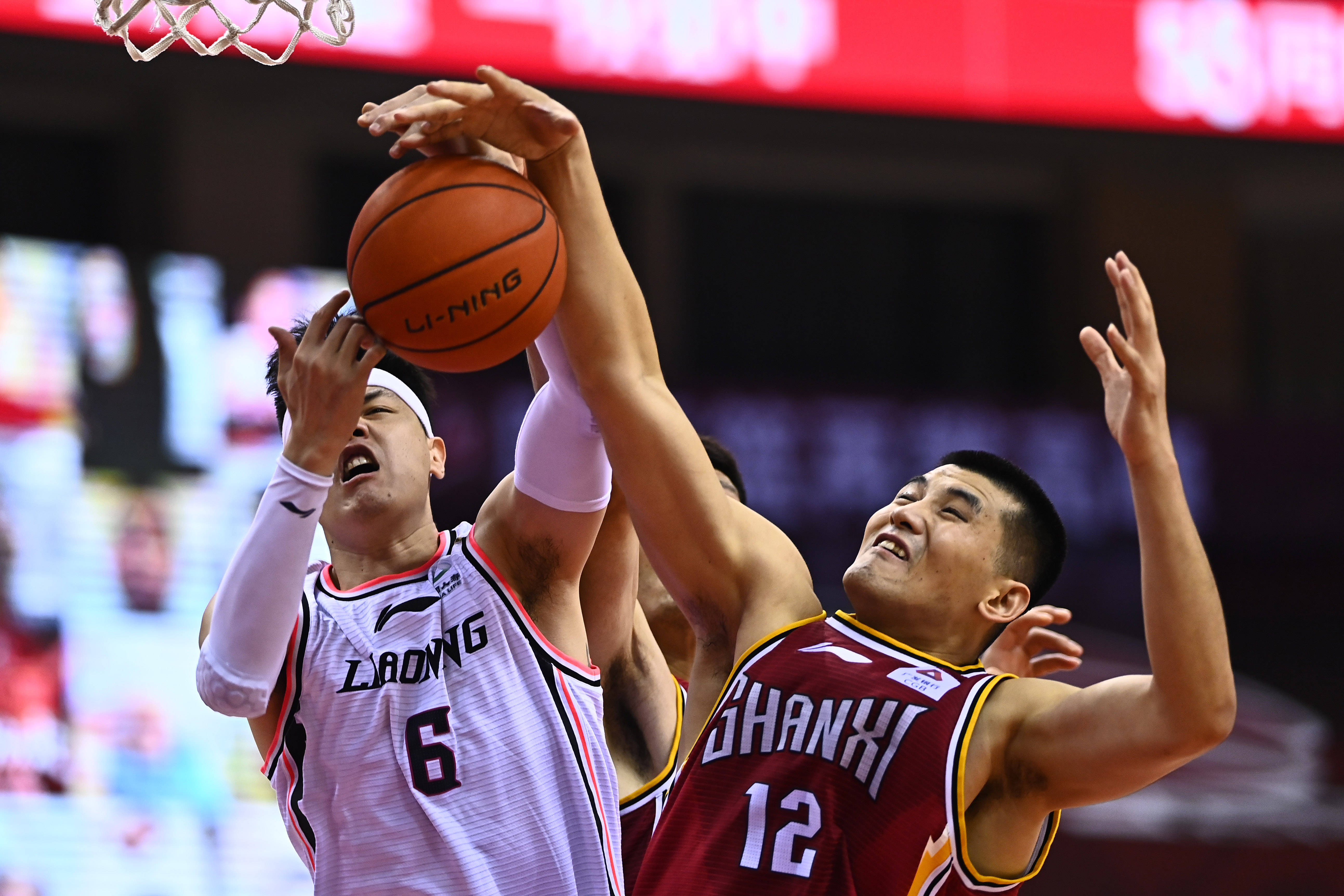 米体：斯帕莱蒂想让布雷默周末直接首发，但队医建议谨慎行事（米体：斯帕莱蒂希望让布雷默本周末直接先发，队医建议保守处理）