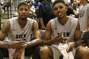 记者：曼联一月不打算买中场，已为明夏锁定多名引援目标（记者：曼联今冬无意引进中场，已圈定多名明夏引援人选）