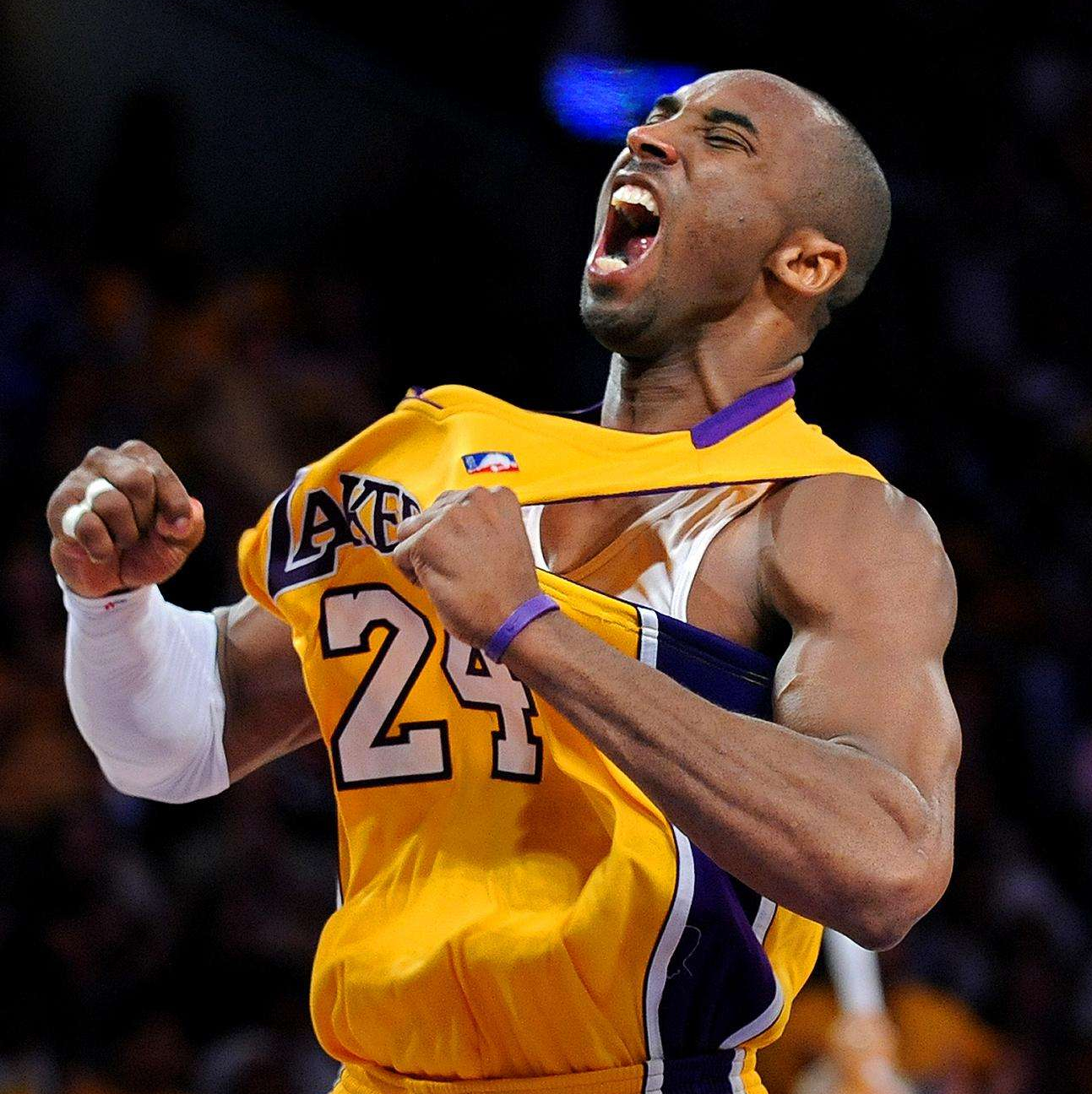 快船坚守立场，拒绝祖巴茨交易谈判（快船立场坚定，拒绝与其他球队商谈祖巴茨交易）