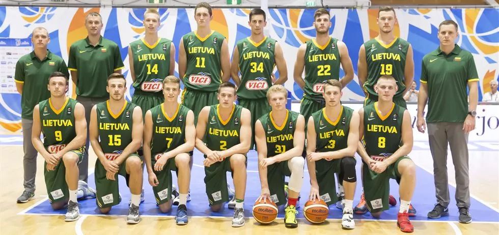 布达佩斯Major：跌入0-1！小蜜蜂7-13不敌FaZe（布达佩斯Major首秀失利：小蜜蜂7-13不敌FaZe，战绩0-1）