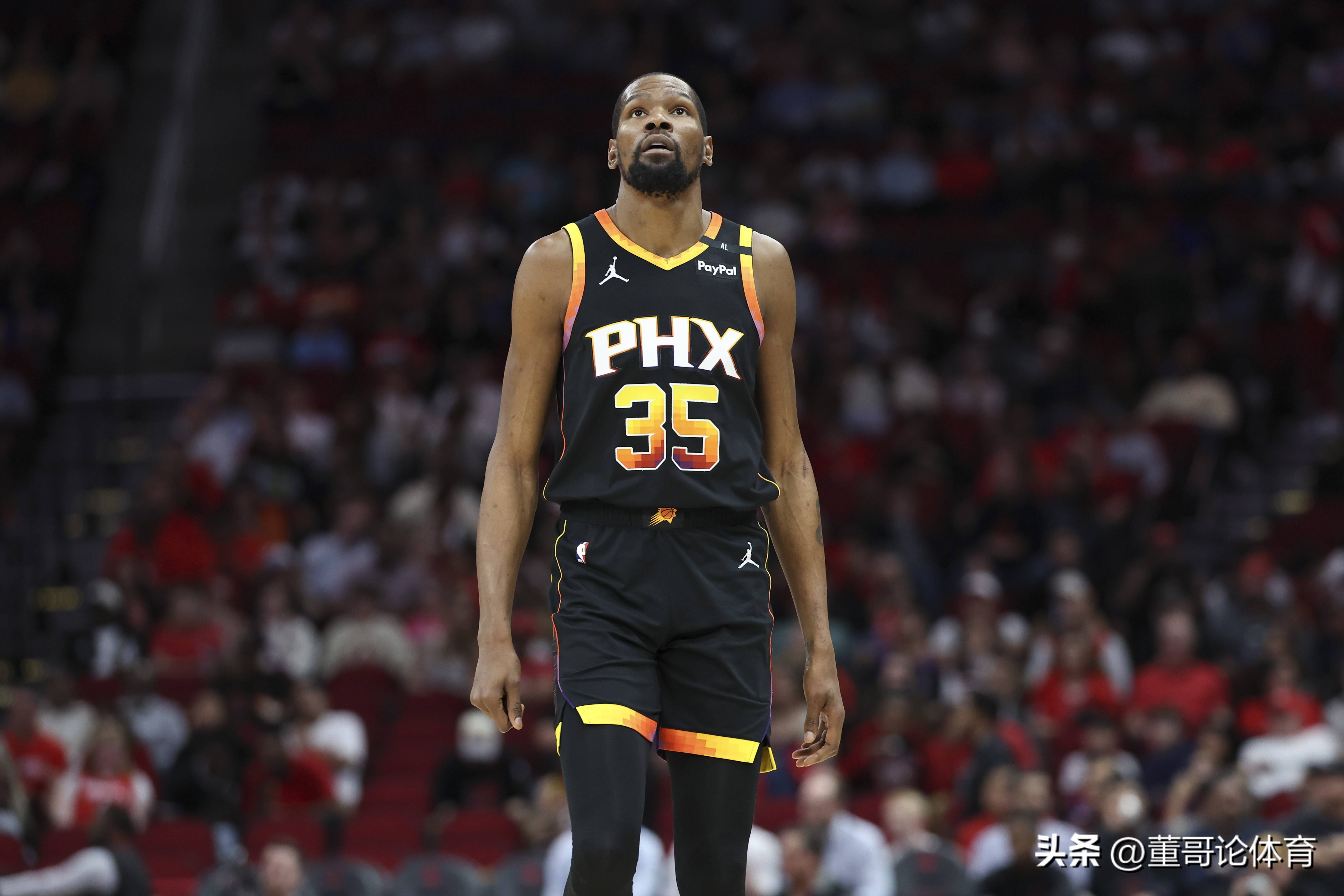 杰伦·布朗独挑大梁！多项数据位列联盟榜首（杰伦·布朗火力全开！多项数据领跑全联盟）