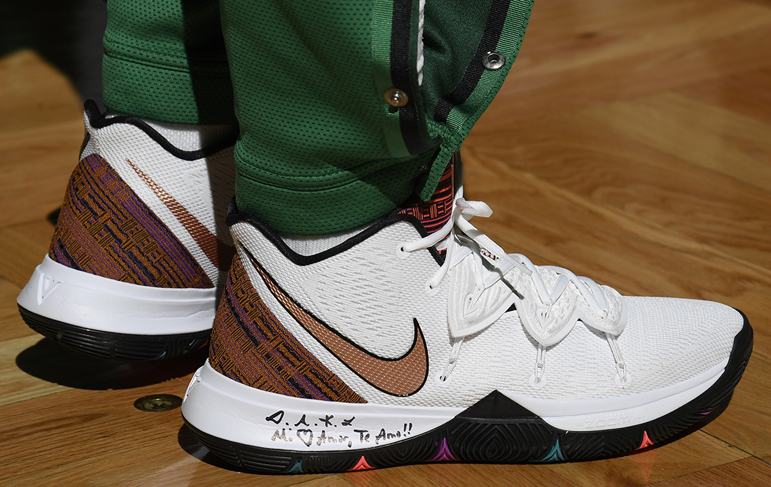 辽宁男篮CBA杯赛遭江苏大爆冷引热议！球迷不满外援刷爆官媒评论区（CBA杯赛冷门：辽宁男篮不敌江苏惹热议，球迷不满外援涌入官媒评论区）