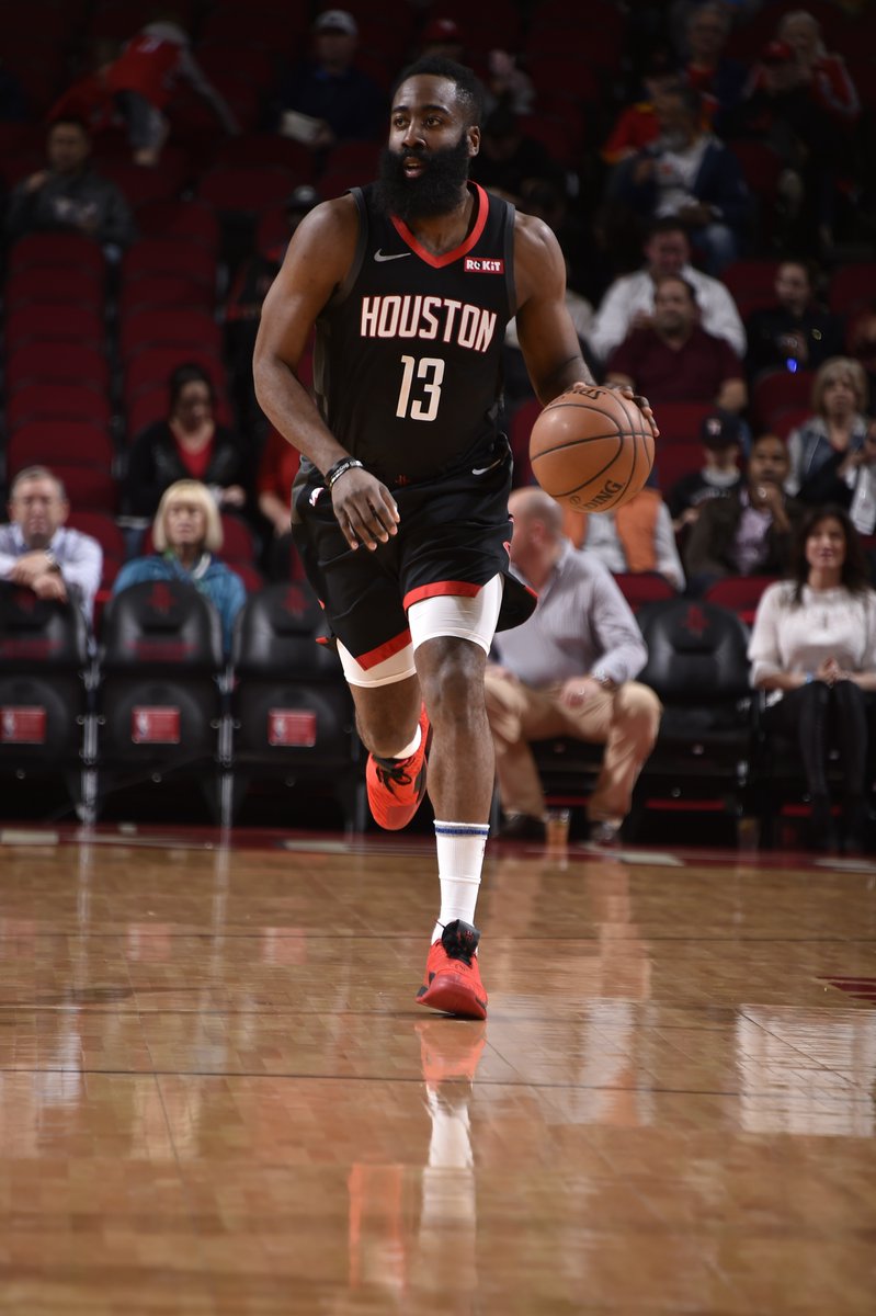 詹姆斯：完全不知道吹罚一致性在哪里，毫无一致性可言（詹姆斯：吹罚毫无一致性，我根本看不出标准在哪）