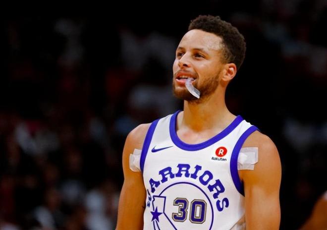 康宁汉姆：盛赞队友拥有振金手指，盼其冲击最佳防守球员（康宁汉姆力赞队友具“振金之手”，期待其角逐最佳防守球员）