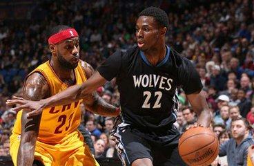 拉菲尼亚归来，巴萨重振雄风（拉菲尼亚回归，巴萨再现锋芒）