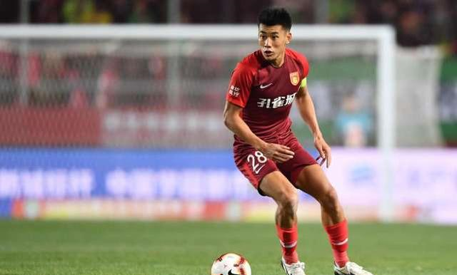 克罗斯：居莱尔和我不是同类型球员，我相信他能在皇马待很久（克罗斯：我与居莱尔球风各异，但看好他在皇马长期立足）