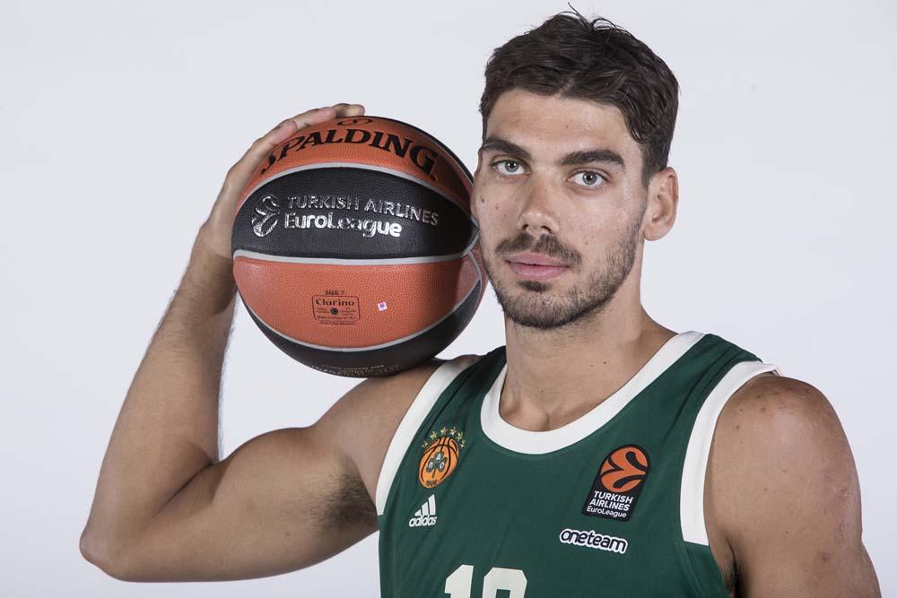 纳达尔：皇马的问题被媒体夸大了；齐达内颁给我首个法网冠军（纳达尔：皇马风波被媒体夸大；我的法网首冠由齐达内颁奖）