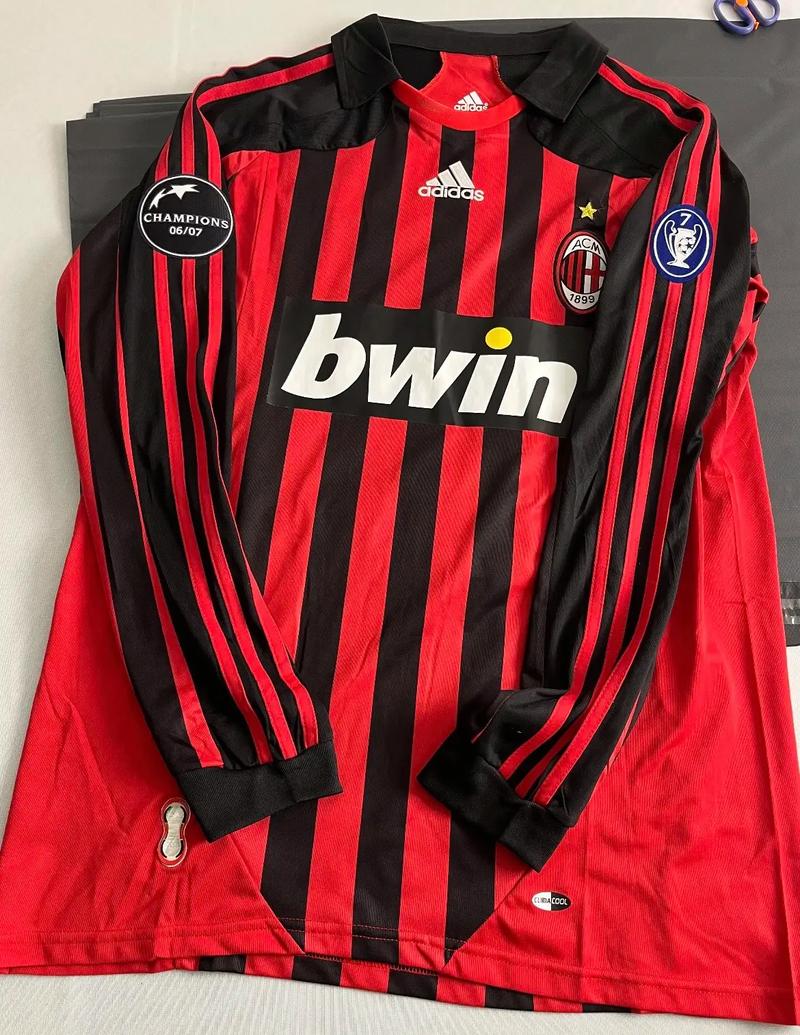 英超100球最快球员榜：哈兰德111场居首，希勒第二，凯恩第三（英超破百球速度榜：哈兰德111场登顶，希勒居次，凯恩第三）