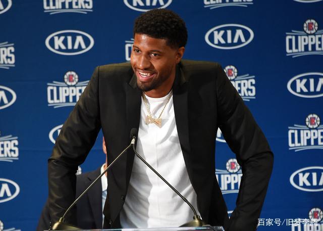 还剩14秒！克莱三分不中，送爵士反击2分打停比赛（终场前14秒，克莱三分未中，爵士快攻取2分逼出暂停）