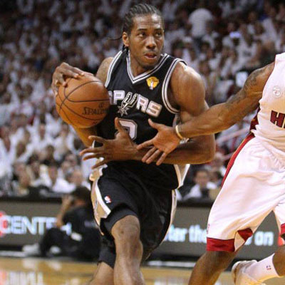 球星连续三次关键得分（球星三度关键时刻建功）