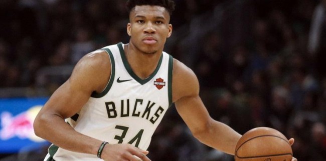 詹姆斯关键上篮助球队锁胜（詹姆斯关键上篮锁定胜局）