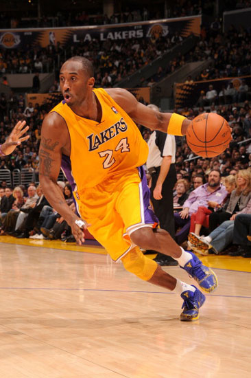 世体：奥尔莫左肩脱臼恢复良好，预计伤缺一个月（世体：奥尔莫左肩脱臼恢复顺利，预计将缺阵约四周）