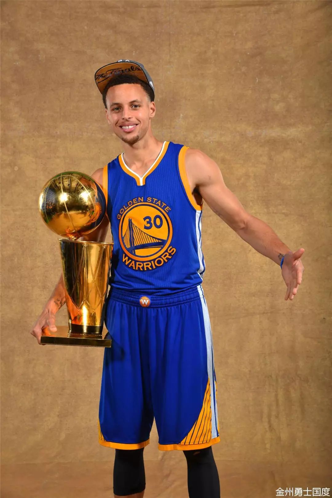 非洲杯半场：杜比贴地斩破门，津巴布韦暂1-0埃及（半场战报：杜比低射破门，津巴布韦暂以1-0领先埃及）